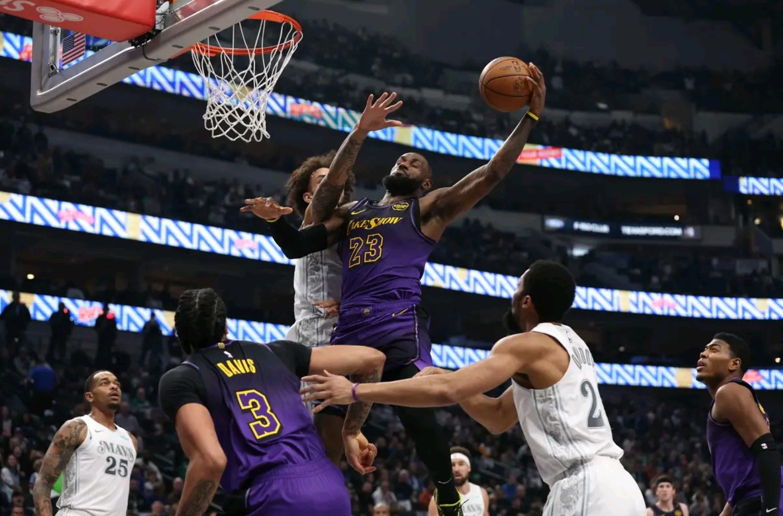 爱游戏在线-关于独行侠不断突破！，纳达尔连续七场比赛得分超过领先优势明显赛场气氛高涨的信息-爱游戏在线