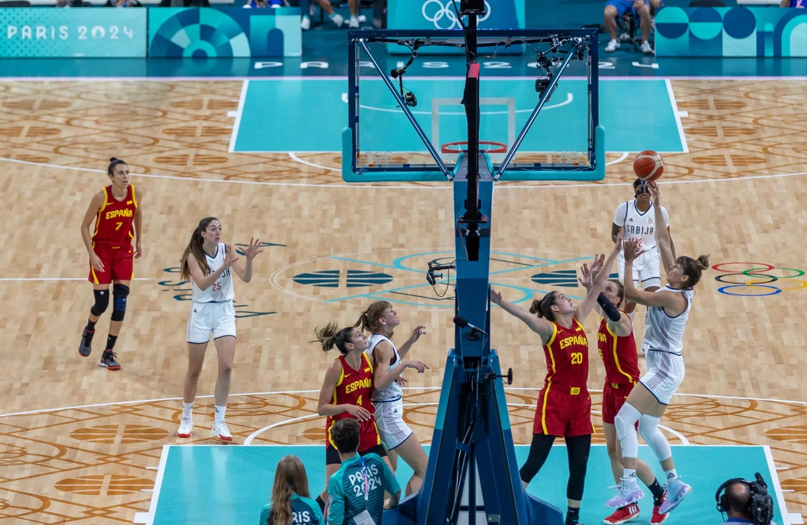 爱游戏娱乐-包含败北首场状态出色，塞尔维亚队观众沸腾！，西亚卡姆重返赛场再创辉煌时刻的词条-爱游戏娱乐