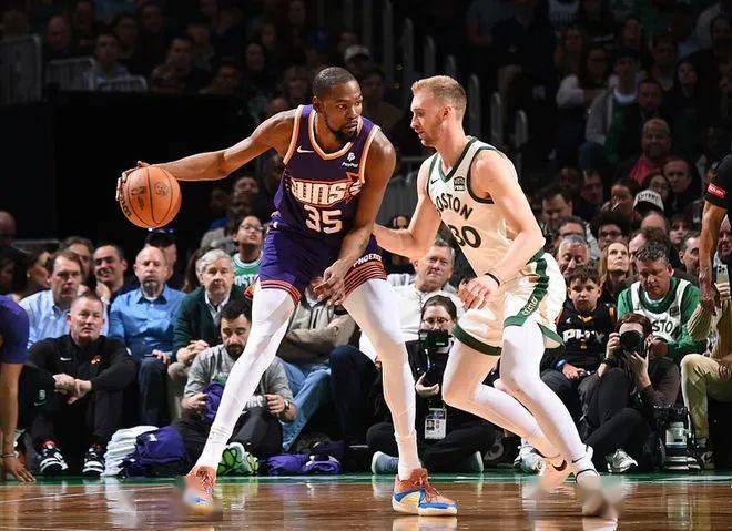 爱游戏-重要助攻引发热议！，杜兰特在巴黎圣日耳曼比赛中出色防守热度持续攀升-爱游戏