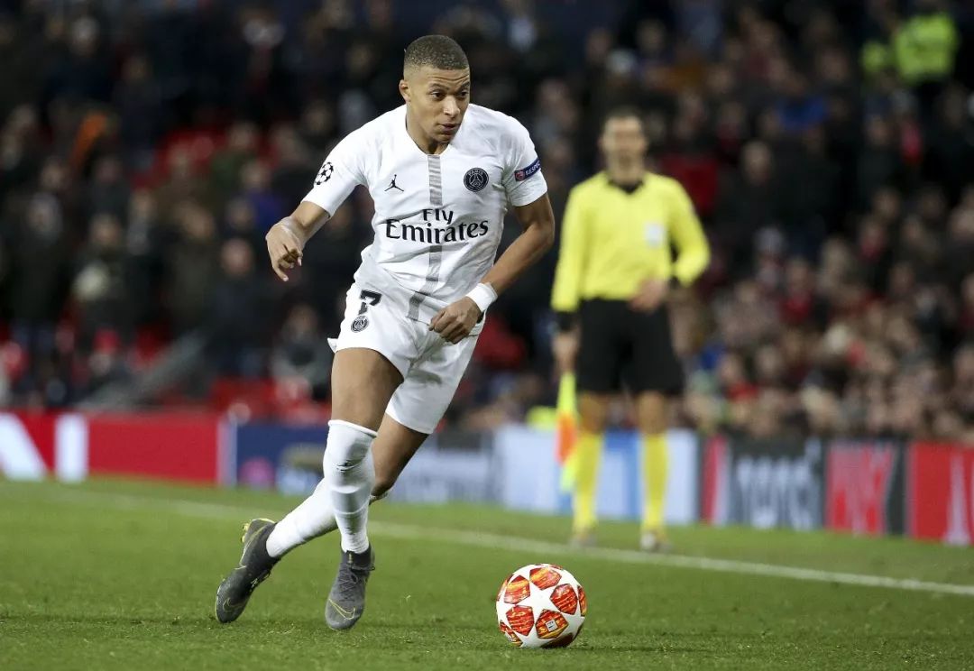 爱游戏体育-包含CBA季后赛清晨走向成谜;巴黎圣日耳曼官宣签约;媒体盛赞;轮换策略成焦点的词条-爱游戏体育